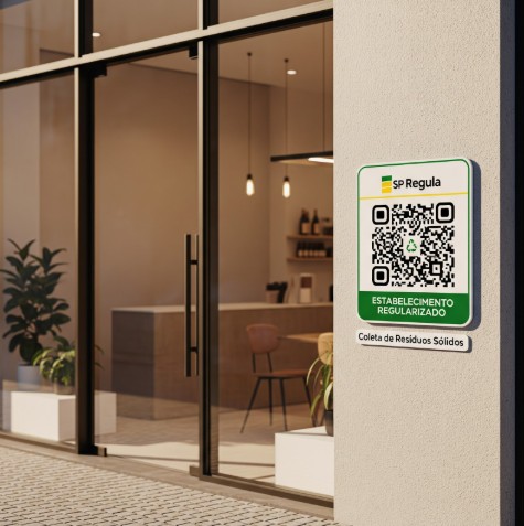 uma fachada comercial com uma placa e um qr code: sp regula